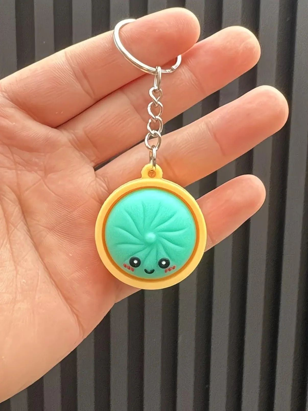 Porte-clés « Mystery Bun » de dumdumsquishys – 1/6 pièces, jouet souple mignon au hasard